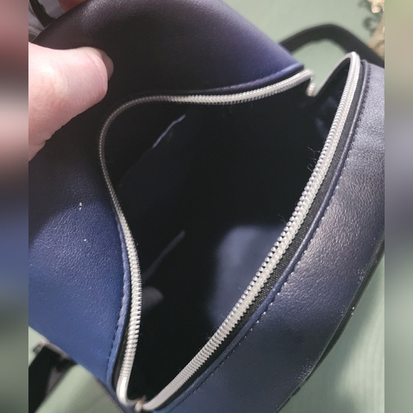 EUC Peter Pan Loungefly Backpack and Wallet - Picture 9 of 9